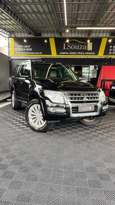 MITSUBISHI PAJERO FULL 3.2 HPE 4X4 16V TURBO INTERCOOLER DIESEL 4P AUTOMÁTICO